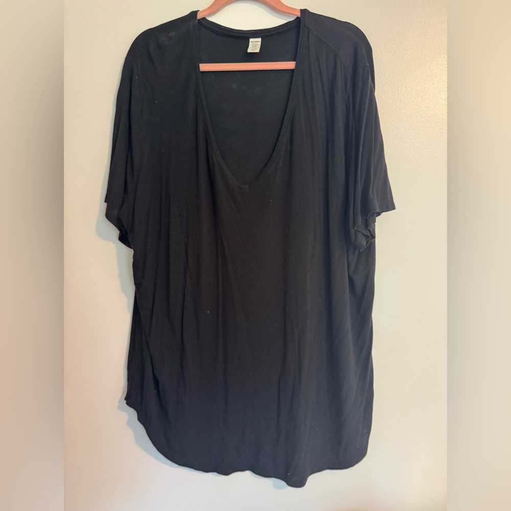 Black V-Neck Old Navy Women’s Tee